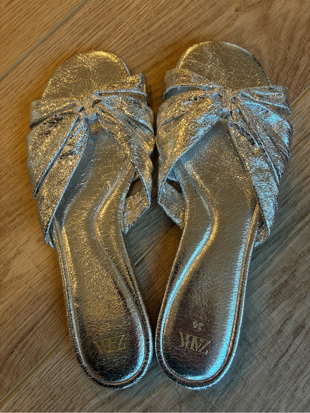 Zara Silver Knot-Front Slip On Sandals flats size 36 EU 7 excellent condition